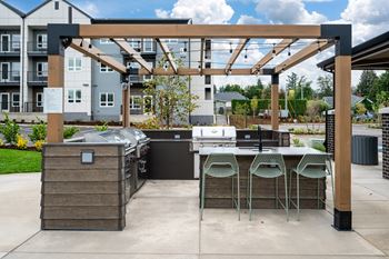 Outdoor plaza with bbq & picnic area